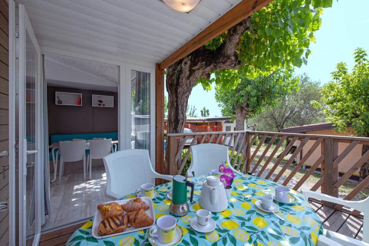 Camping Porto Srl Moniga del Garda Екстер'єр фото