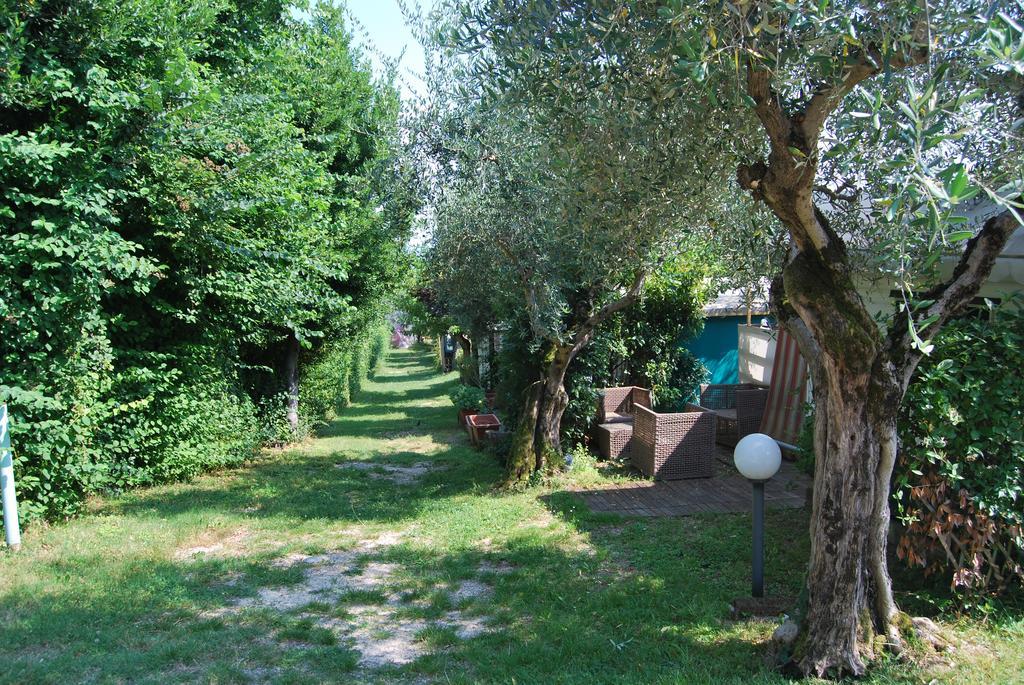 Готель Camping Porto Srl Moniga del Garda Екстер'єр фото