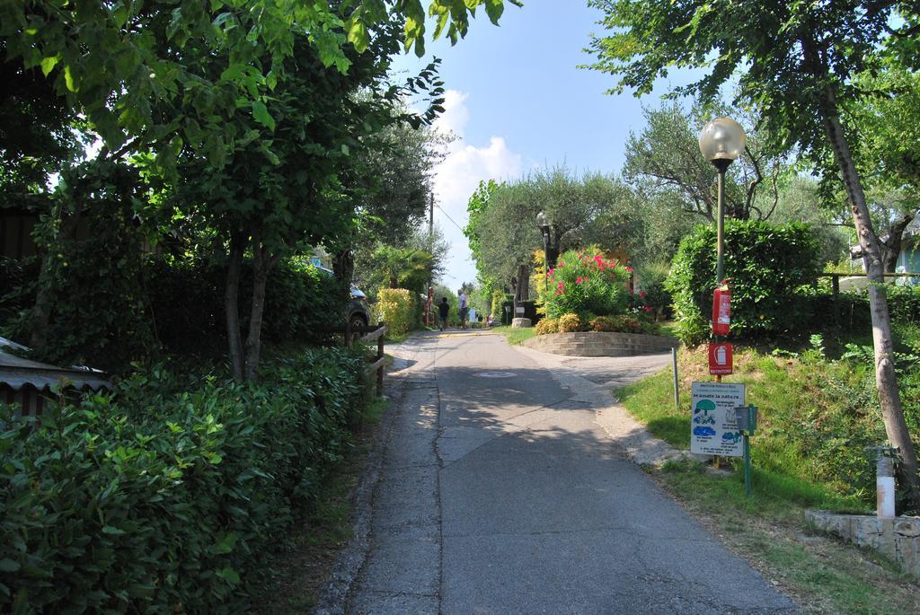 Camping Porto Srl Moniga del Garda Екстер'єр фото