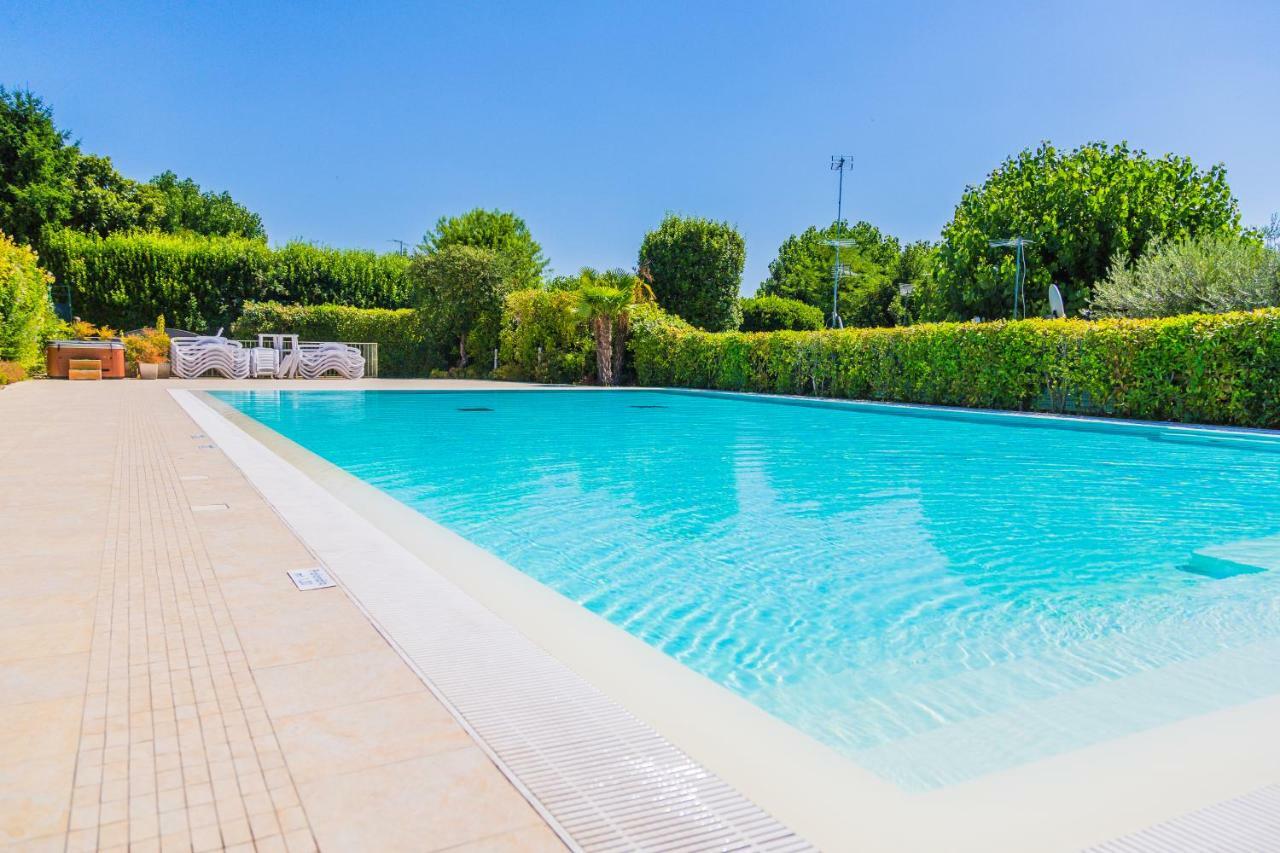 Camping Porto Srl Moniga del Garda Екстер'єр фото